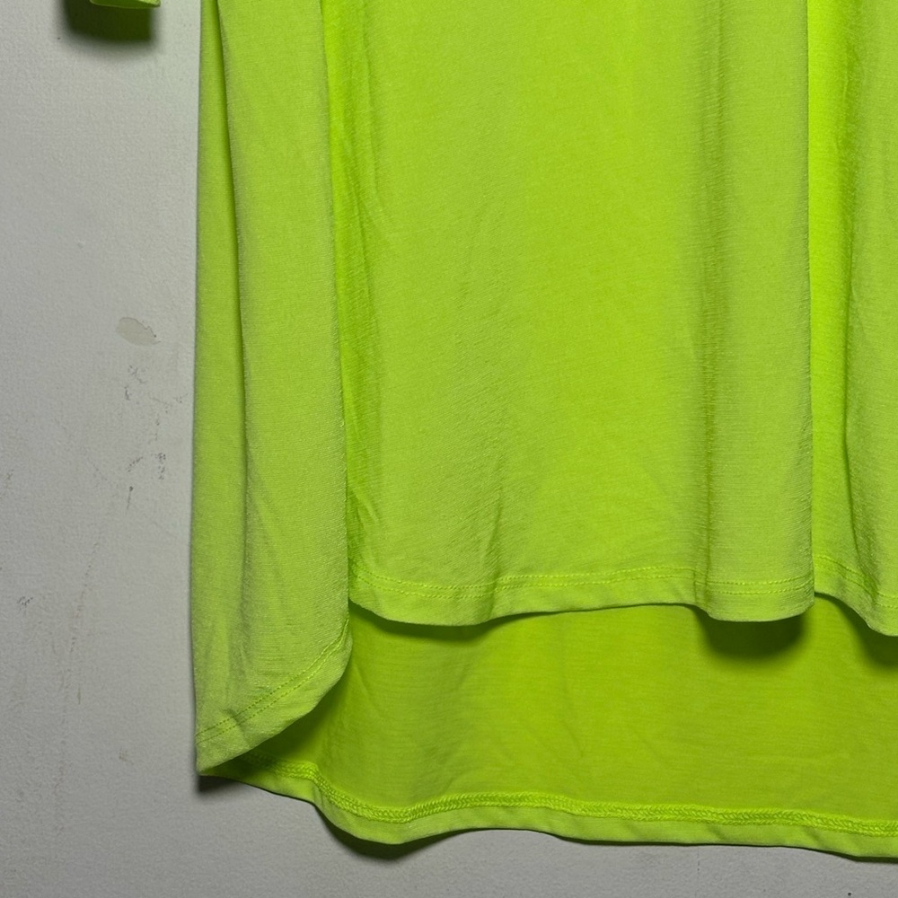 Dear Scarlett Neon Yellow-Green V-Neck Flutter Bell Sleeve Tunic Top Large NWT‎ - Picture 4 of 12